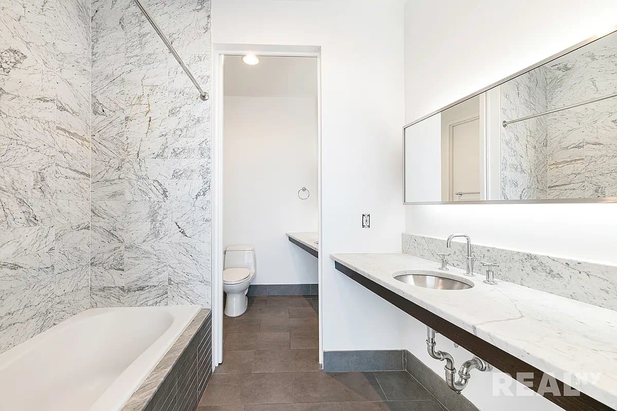 1 bed apartment at 99 Gold Street, Unit 4K, Vinegar Hill, photo 9 of 16