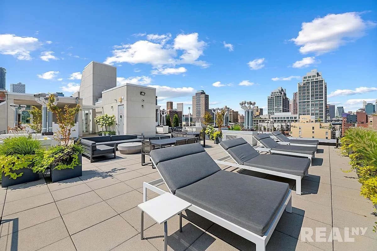 1 bed apartment at 99 Gold Street, Unit 4K, Vinegar Hill, photo 13 of 16