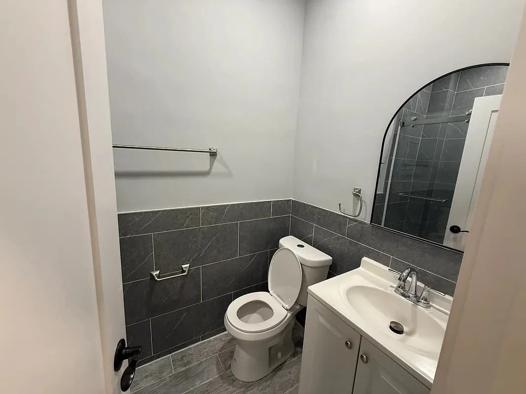 3 bed apartment at 118-05 Liberty Avenue, Unit 3, Richmond Hill, photo 12 of 12