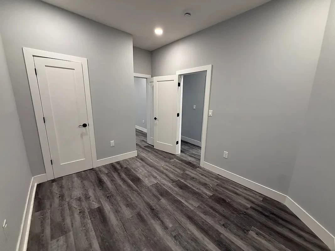 3 bed apartment at 118-05 Liberty Avenue, Unit 3, Richmond Hill, photo 7 of 12