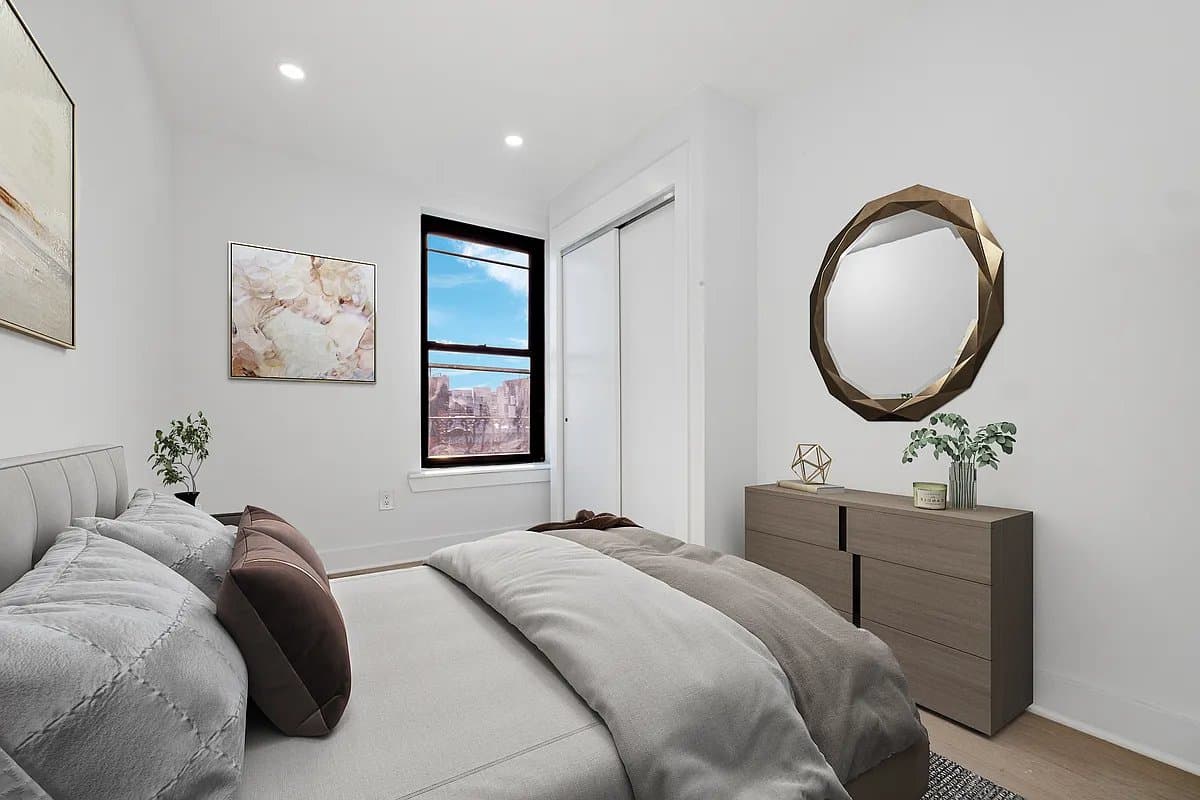165 First Avenue, photo 3