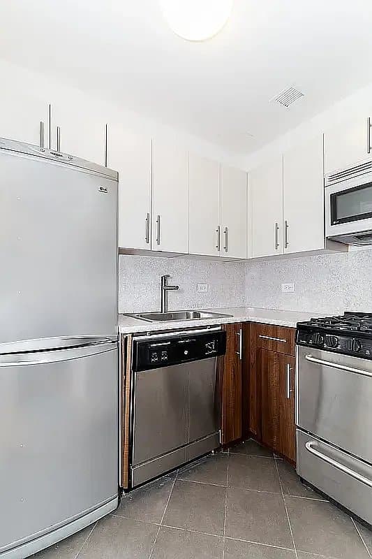 30 West 18th Street, photo 3
