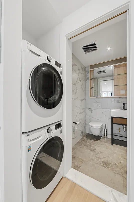207 East 4th Street, photo 3