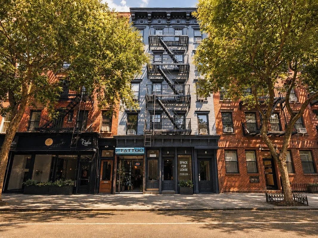 207 East 4th Street, photo 5