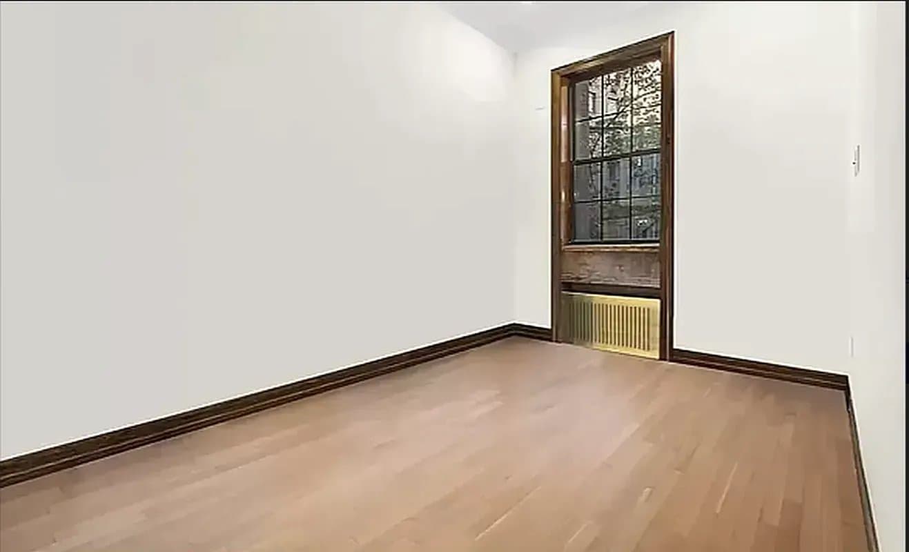 1 bed apartment at 121 East 37th Street, Unit 1B, Murray Hill, photo 3 of 6