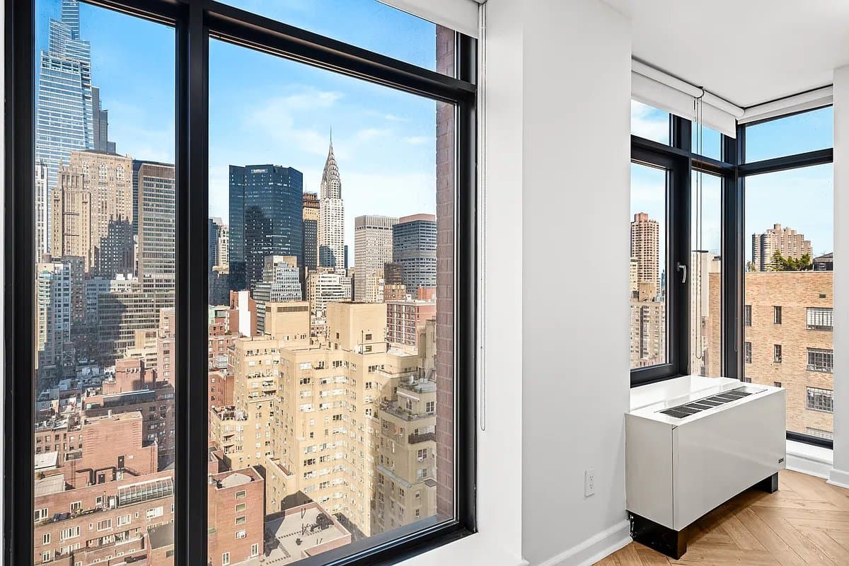 1 bed apartment at 101 East 34th Street, Unit 34C, Murray Hill, photo 2 of 6