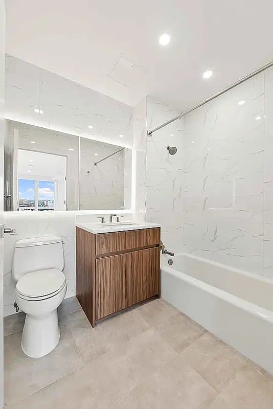 2 bed apartment at 45-10 215th Place, Unit 2H, Bayside, photo 5 of 7