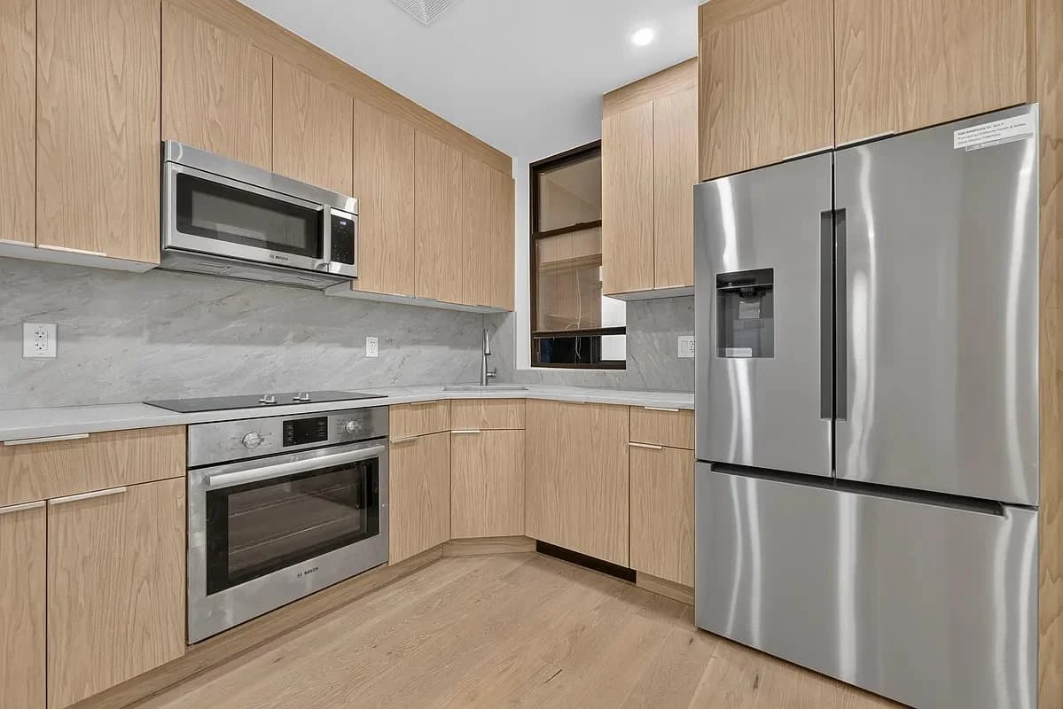 4 bed apartment at 205 Eighth Avenue, Unit 2F, Chelsea, photo 6 of 12
