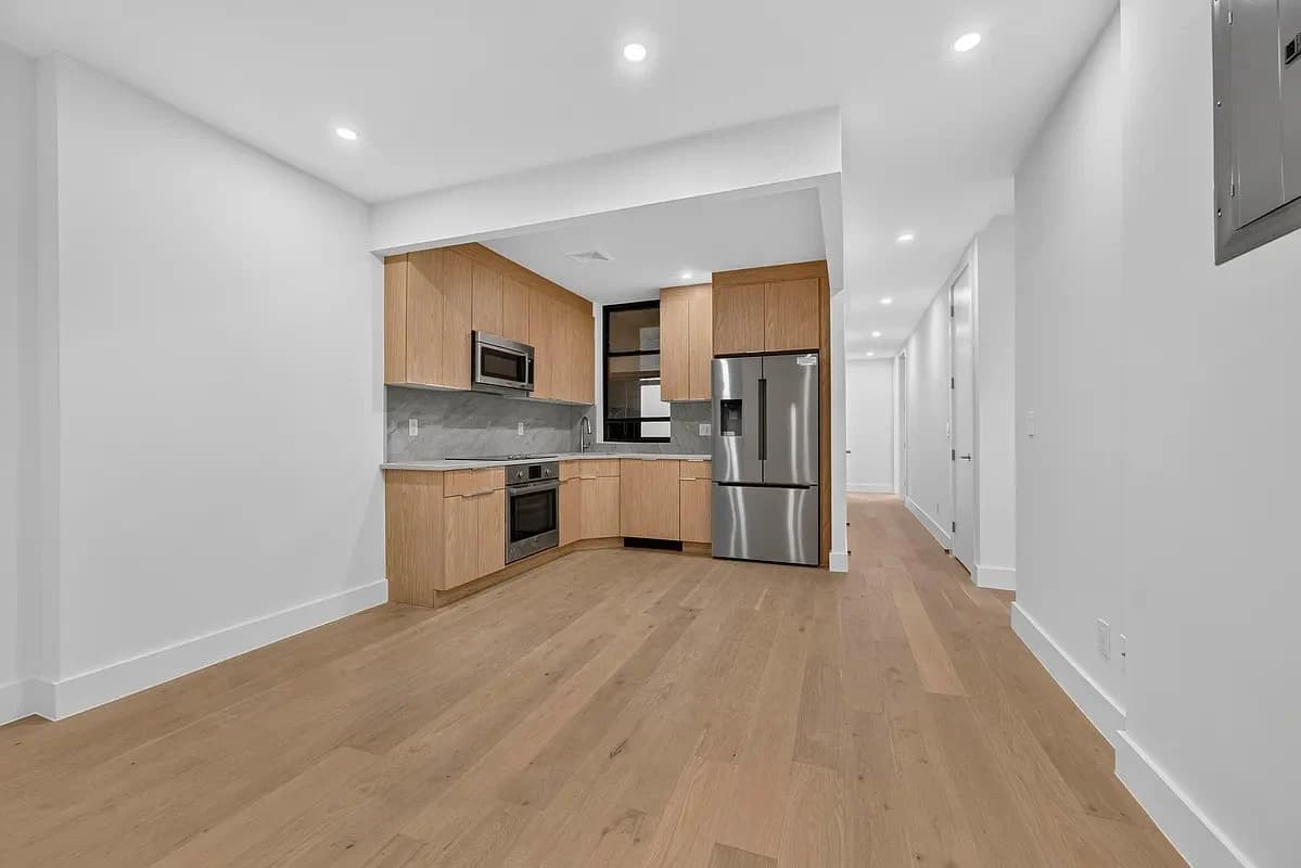 4 bed apartment at 205 Eighth Avenue, Unit 2F, Chelsea, photo 7 of 12