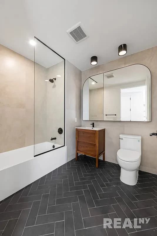 Studio apartment at 953 Dean Street, Unit 664, Crown Heights, photo 4 of 7