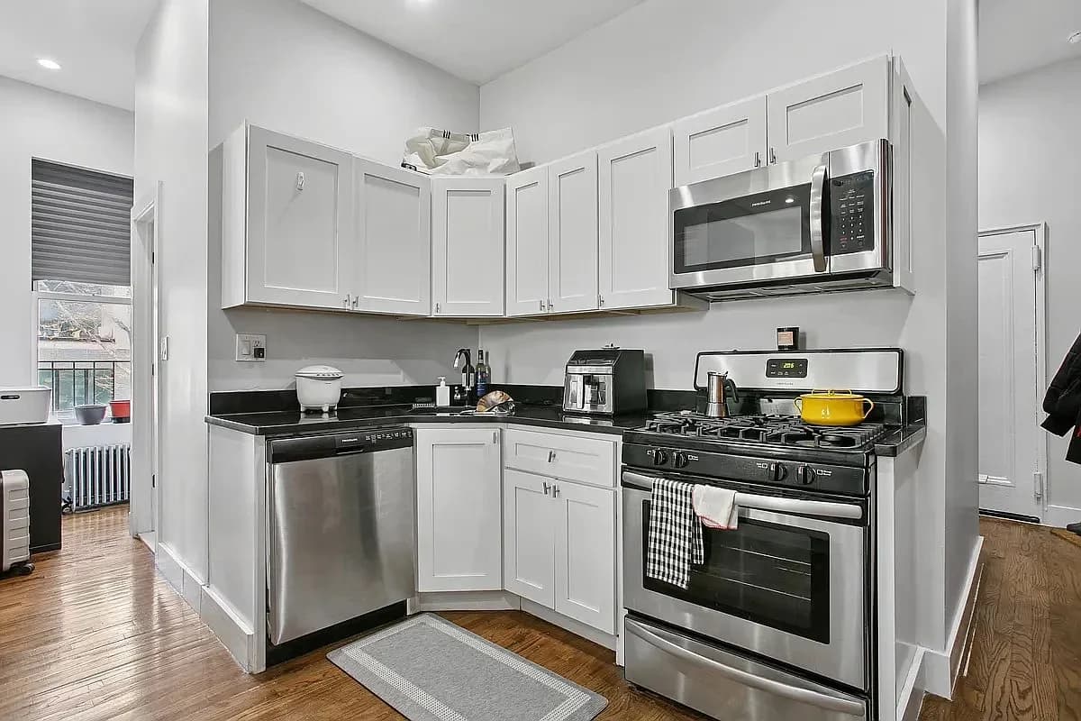 258 HALSEY Street, photo 5