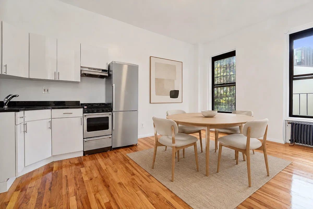 90 Bank Street, photo 2