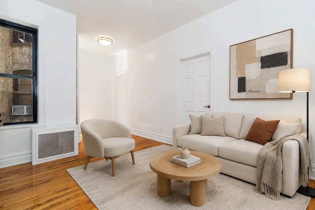 160 Waverly Place, photo 2