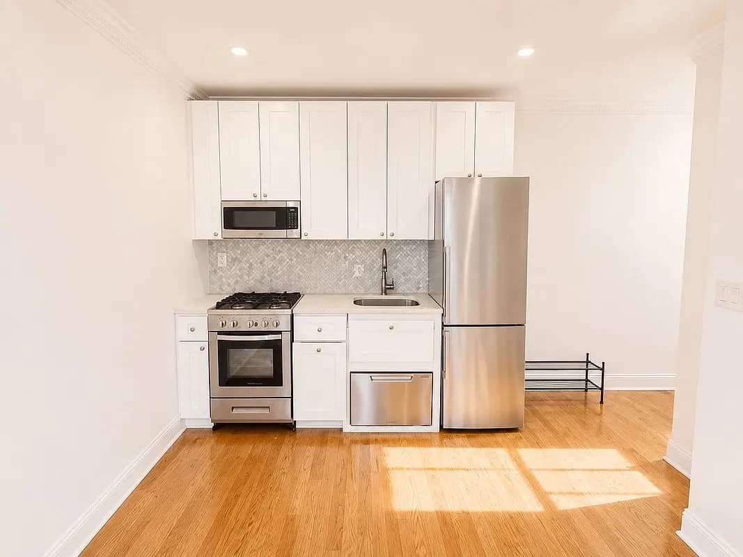 380 South 4th Street, photo 4