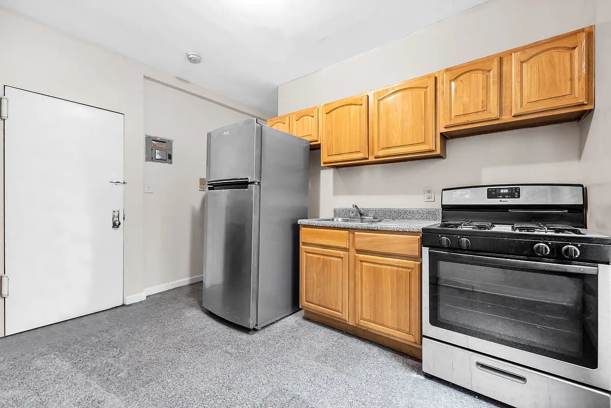 2 bed apartment at 142 South 9th Street, Unit B3, Williamsburg, photo 3 of 6