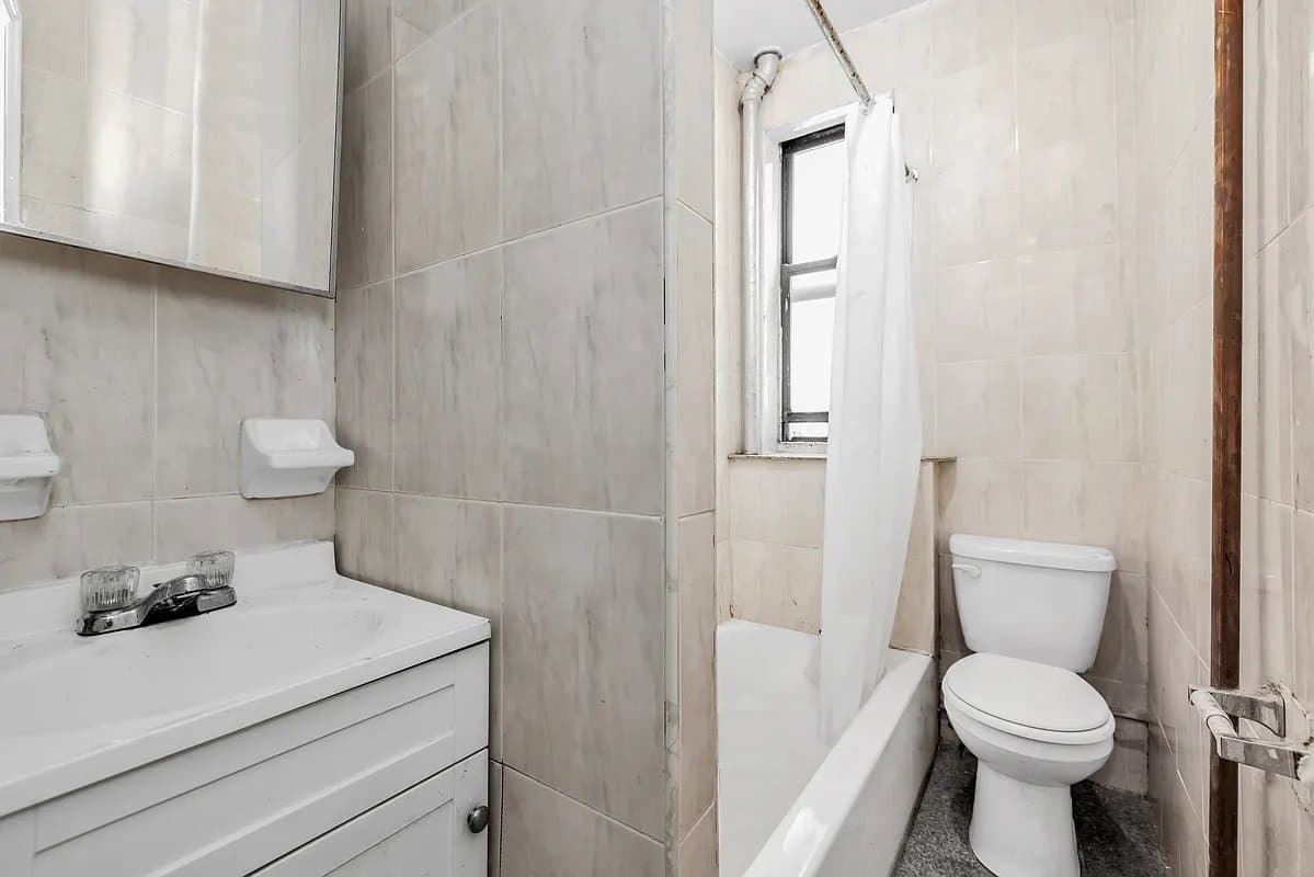 2 bed apartment at 142 South 9th Street, Unit B3, Williamsburg, photo 4 of 6
