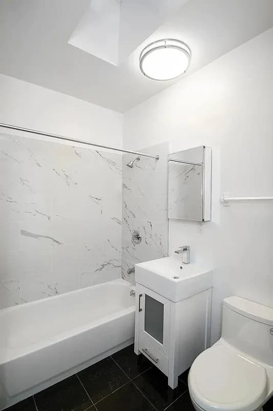 1 bed apartment at 400 East 53rd Street, Unit 2E, Midtown East, photo 4 of 5