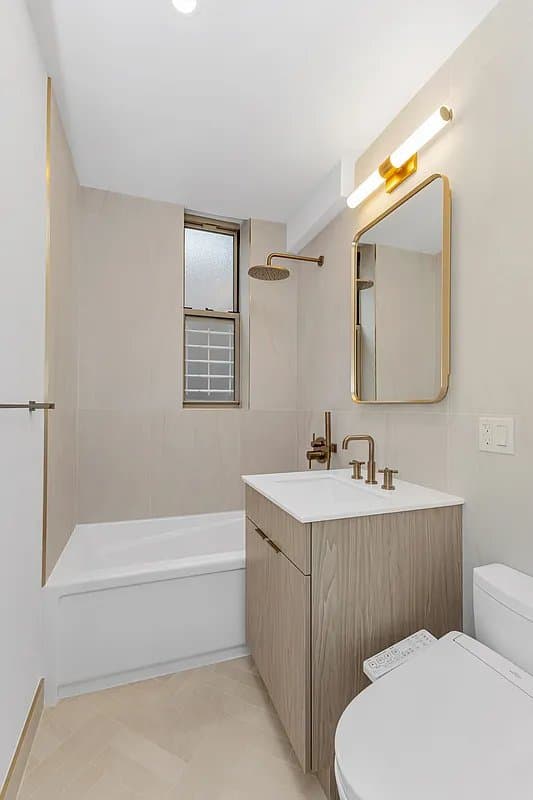 4 bed apartment at 356 West 21st Street, Unit 7, Chelsea, photo 9 of 9