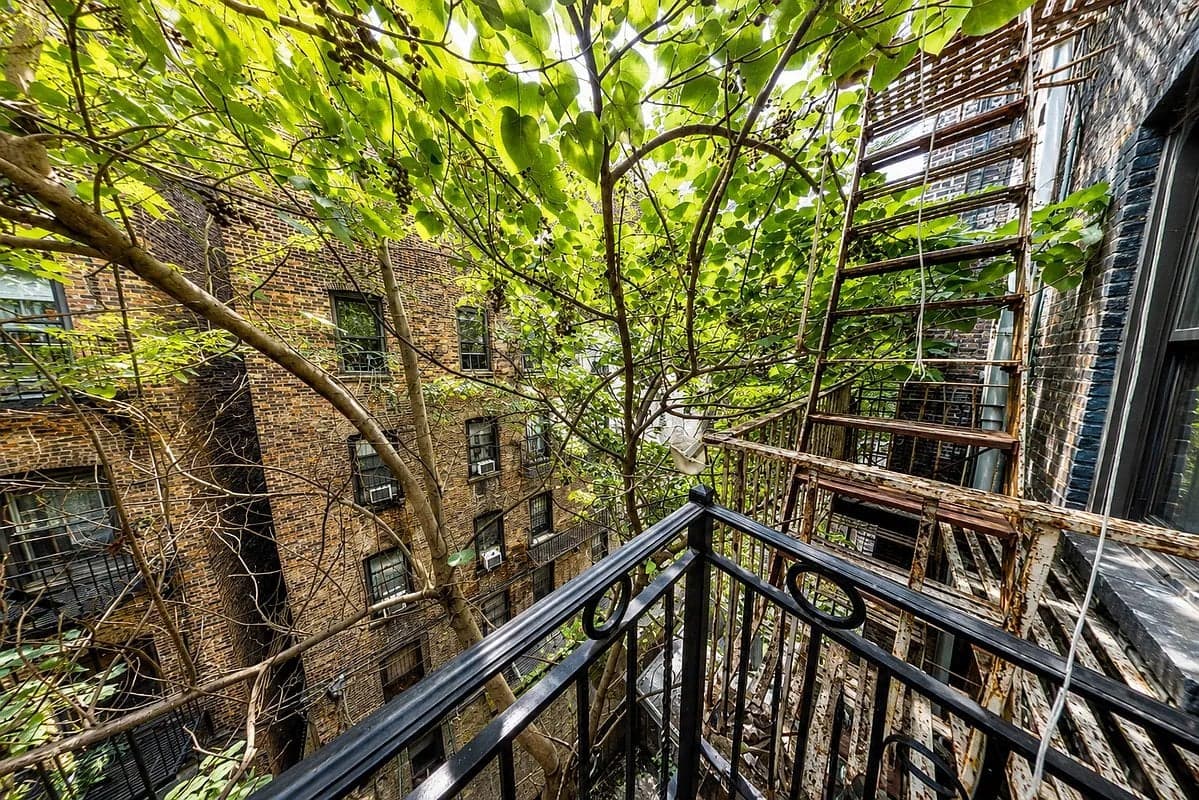 3 bed apartment at 438 West 52nd Street, Unit 8F, Hell's Kitchen, photo 5 of 7