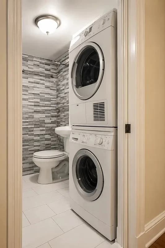 3 bed apartment at 438 West 52nd Street, Unit 8F, Hell's Kitchen, photo 6 of 7