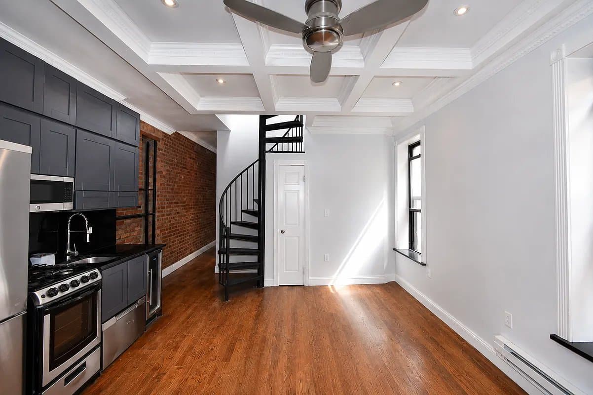 6 bed apartment at 15 West 103rd Street, Unit 5R, Upper West Side, photo 2 of 10