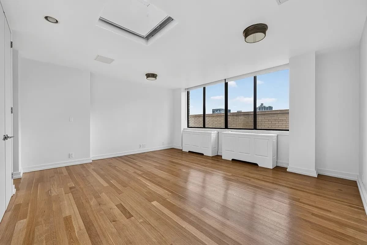2 bed apartment at 245 East 44th Street, Unit PH, Midtown East, photo 5 of 20
