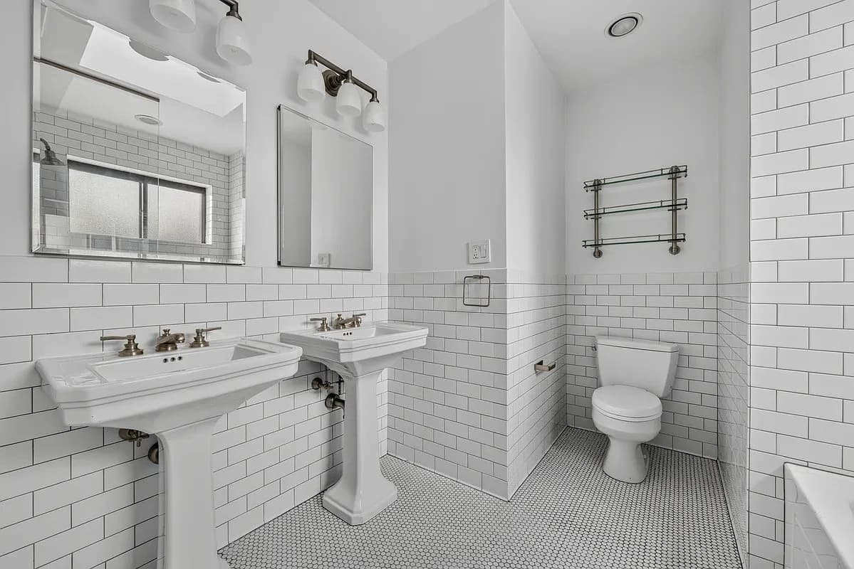 2 bed apartment at 245 East 44th Street, Unit PH, Midtown East, photo 15 of 20