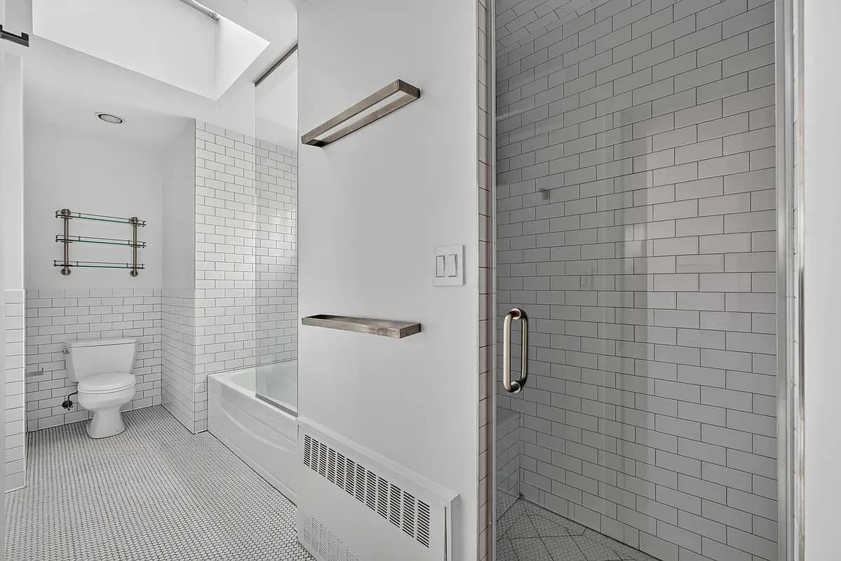 2 bed apartment at 245 East 44th Street, Unit PH, Midtown East, photo 17 of 20