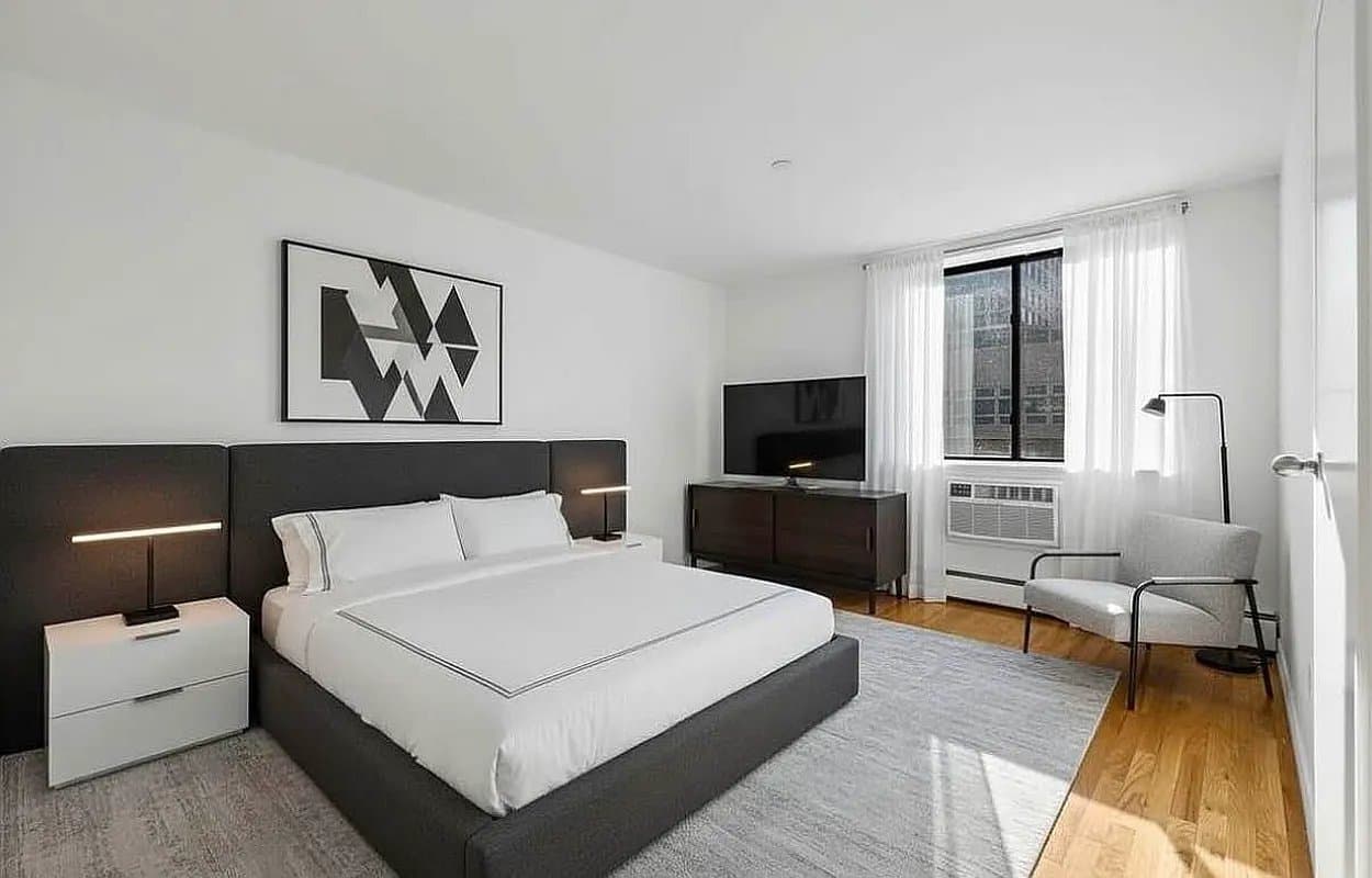 394 East 8th Street, photo 2