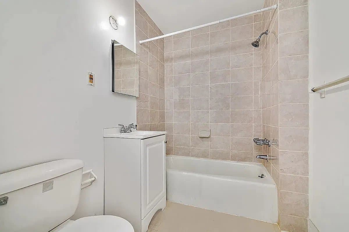 318 West 14th Street, photo 5