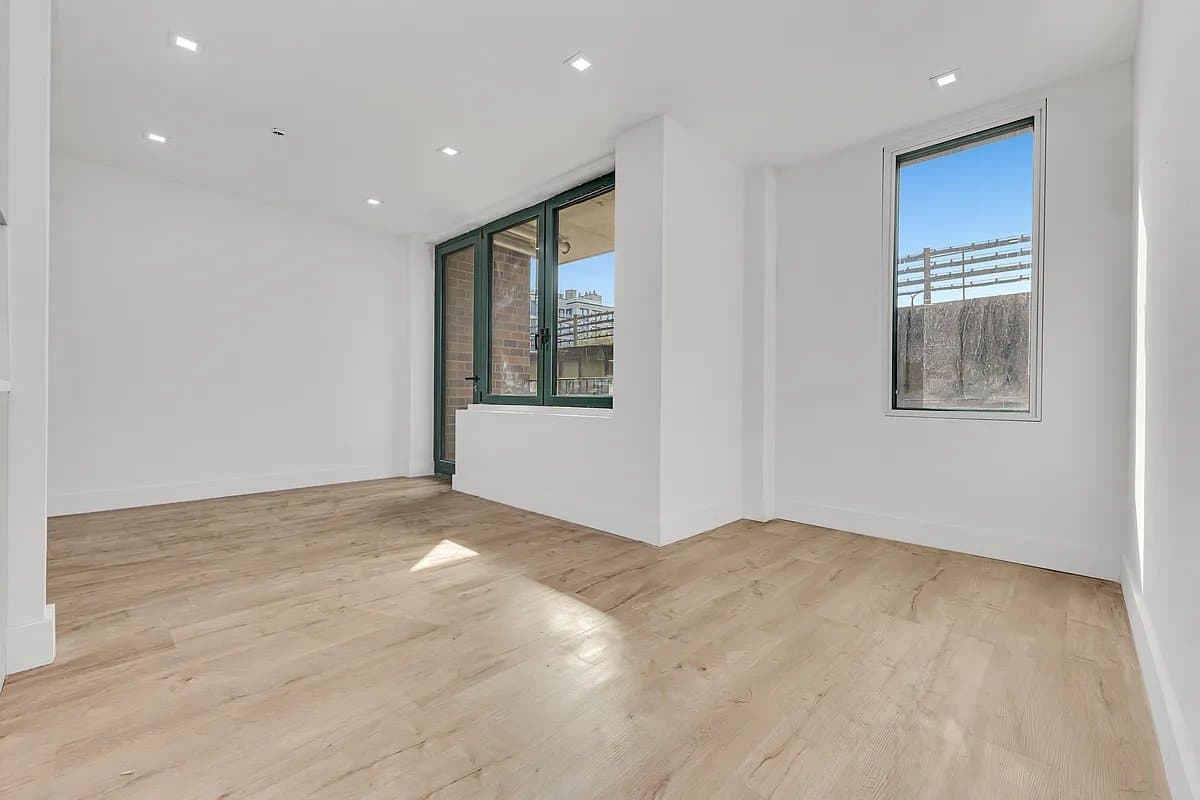 1 bed apartment at 36-45 31st Street, Unit 5H, Long Island City, photo 5 of 9