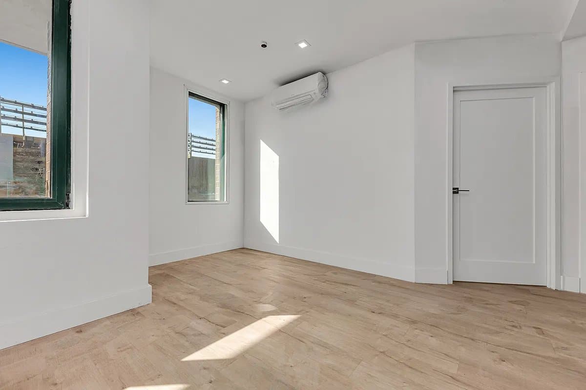 1 bed apartment at 36-45 31st Street, Unit 5H, Long Island City, photo 3 of 9