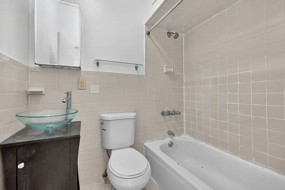 1 bed apartment at 619 East 5th Street, Unit 27, East Village, photo 8 of 8