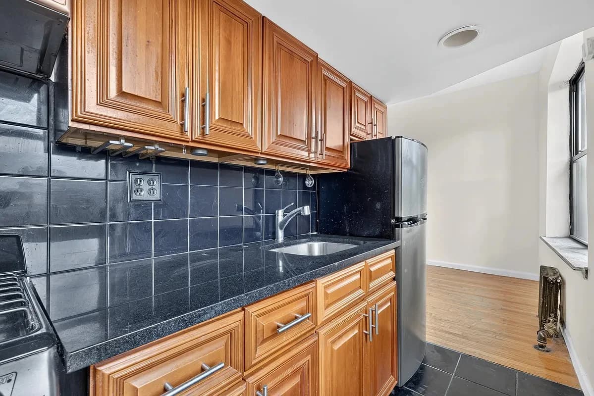 1 bed apartment at 619 East 5th Street, Unit 27, East Village, photo 2 of 8