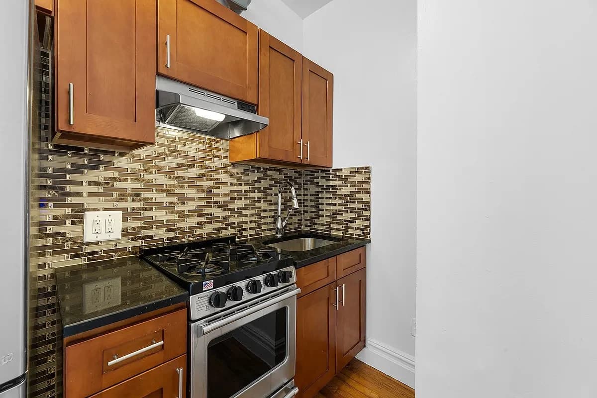243 Henry Street, photo 5