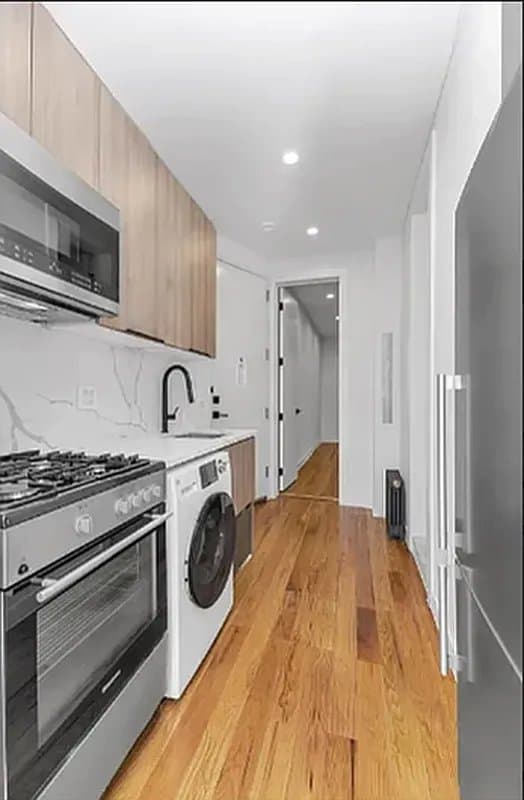75 Thompson Street, photo 3