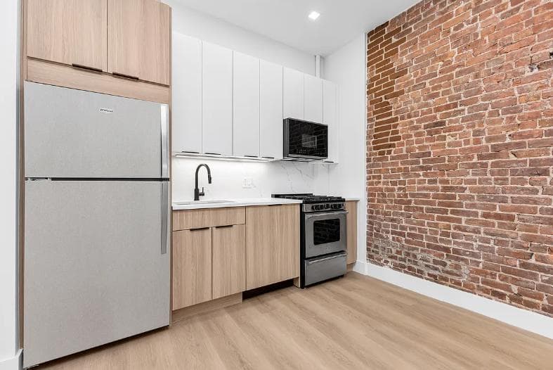 425 West 57th Street, photo 3