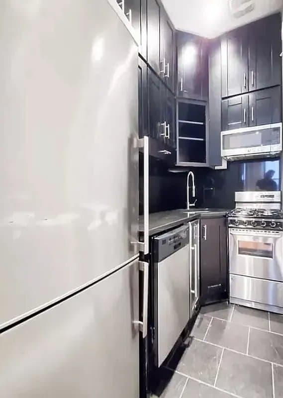 4 bed apartment at 58 Leroy Street, Unit 1D, West Village, photo 7 of 10