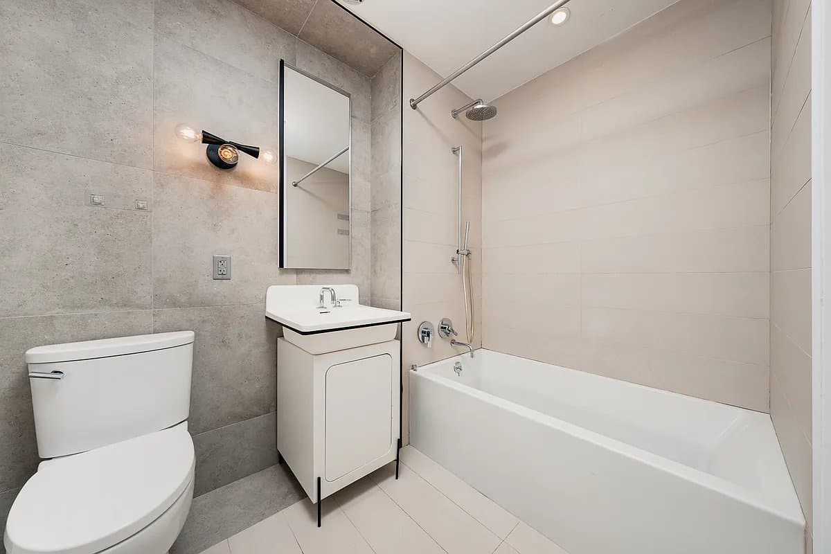 Studio apartment at 123 Melrose Street, Unit 635, Bushwick, photo 5 of 5