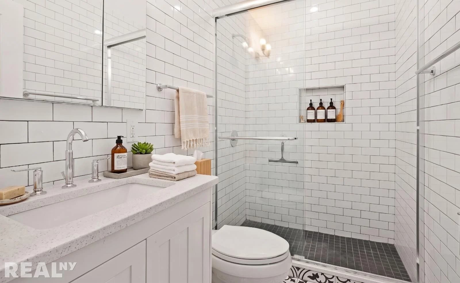 3 bed apartment at 443 Jefferson Avenue, Unit 4L, Bedford Stuyvesant, photo 8 of 9
