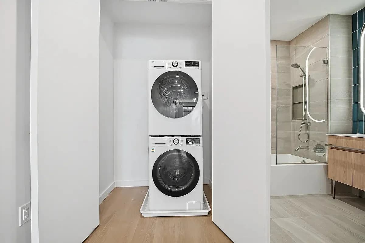 Studio apartment at 2201 Beverley Road, Unit 103, Flatbush, photo 4 of 6