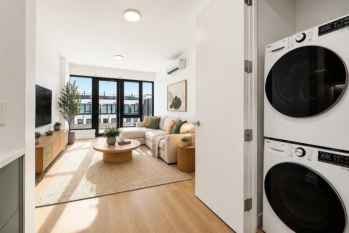 Studio apartment at 2201 Beverley Road, Unit 3, Flatbush, photo 4 of 6
