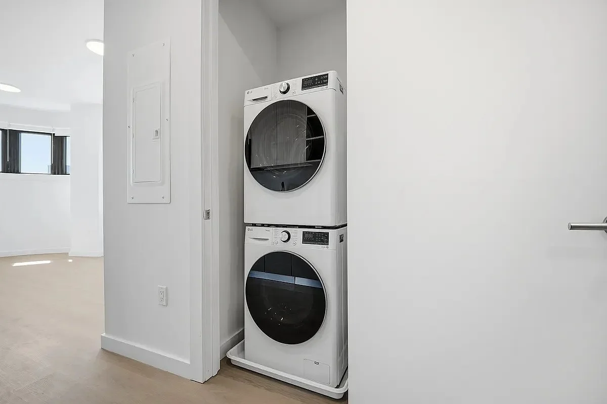 1 bed apartment at 2201 Beverley Road, Unit 7, Flatbush, photo 4 of 5