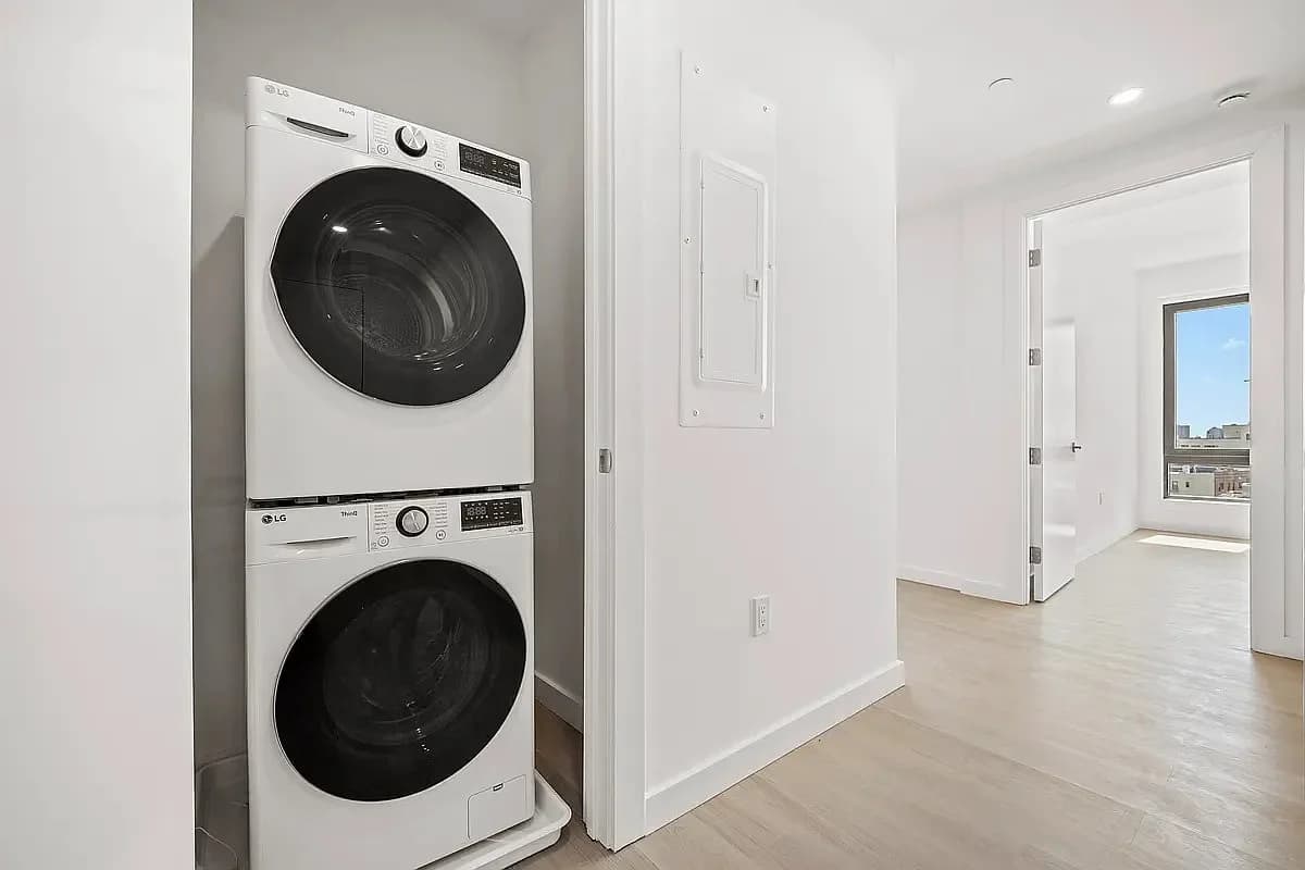 2 bed apartment at 2201 Beverley Road, Unit 606, Flatbush, photo 4 of 5