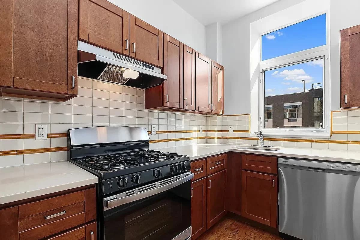2 bed apartment at 97 Grand Avenue, Unit 7D, Clinton Hill, photo 2 of 9