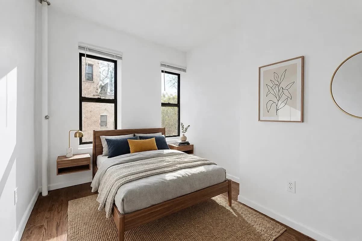 2 bed apartment at 207 Madison Street, Unit 3, Chinatown, photo 2 of 4