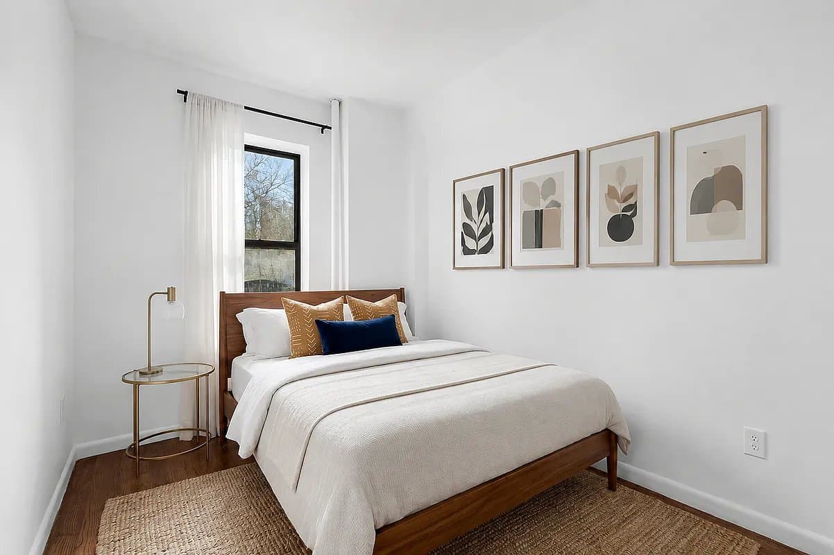 2 bed apartment at 207 Madison Street, Unit 3, Chinatown, photo 3 of 4