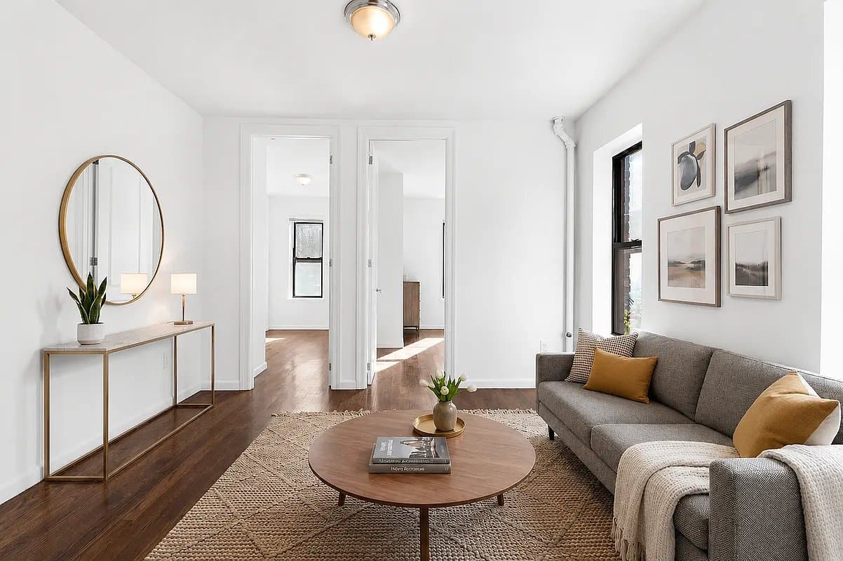 2 bed apartment at 207 Madison Street, Unit 3, Chinatown, photo 1 of 4