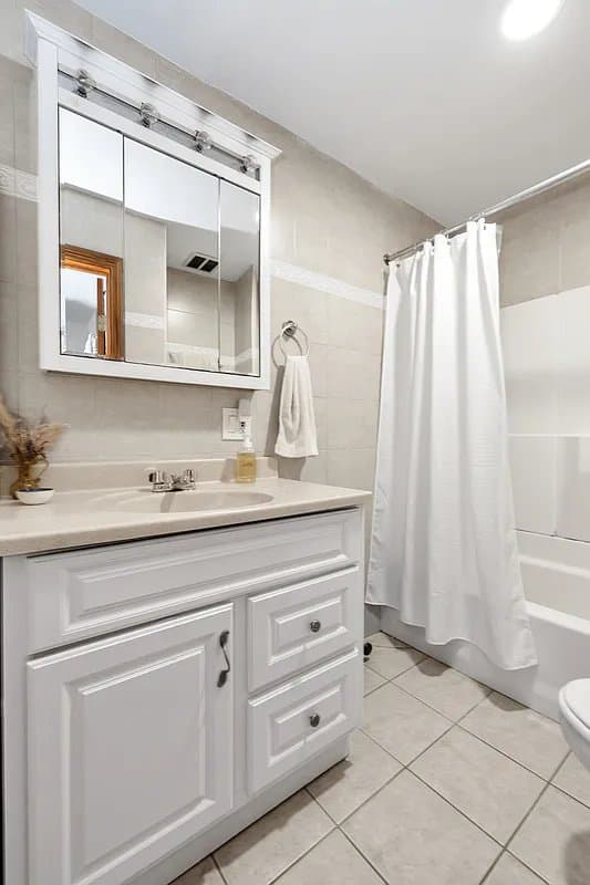 3 bed apartment at 218 East 29th Street, Unit 14F, Kips Bay, photo 6 of 7