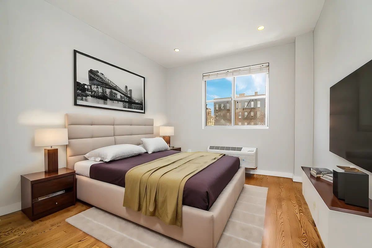2 bed apartment at 152 Ludlow Street, Unit 4B, Lower East Side, photo 2 of 5